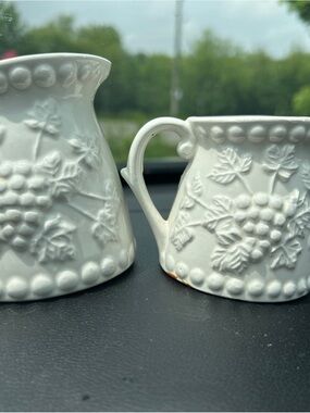 White Embossed Grape Creamer and Sugar Set - Classic Ceramic